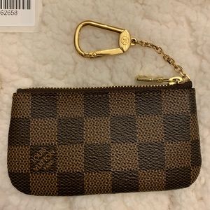 Louis Vuitton key cle in damier ebene